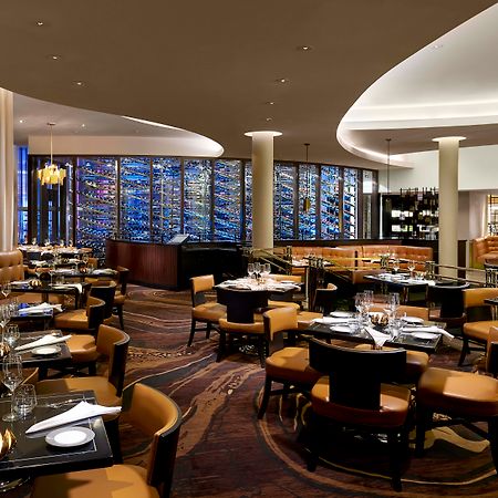Fontainebleau Маями Бийч Екстериор снимка Interior of the restaurant