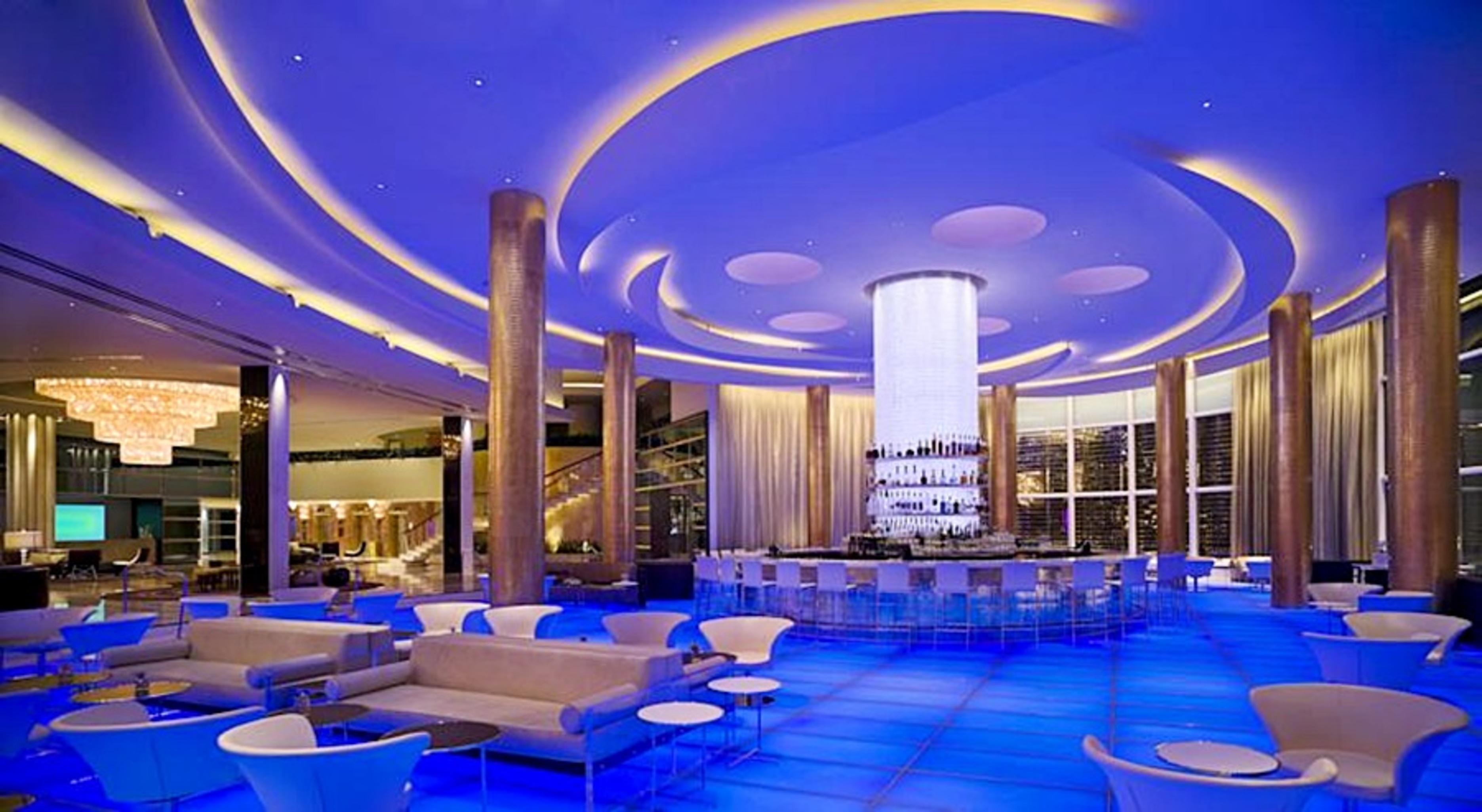 Fontainebleau Маями Бийч Ресторант снимка The W lounge at London Heathrow Airport