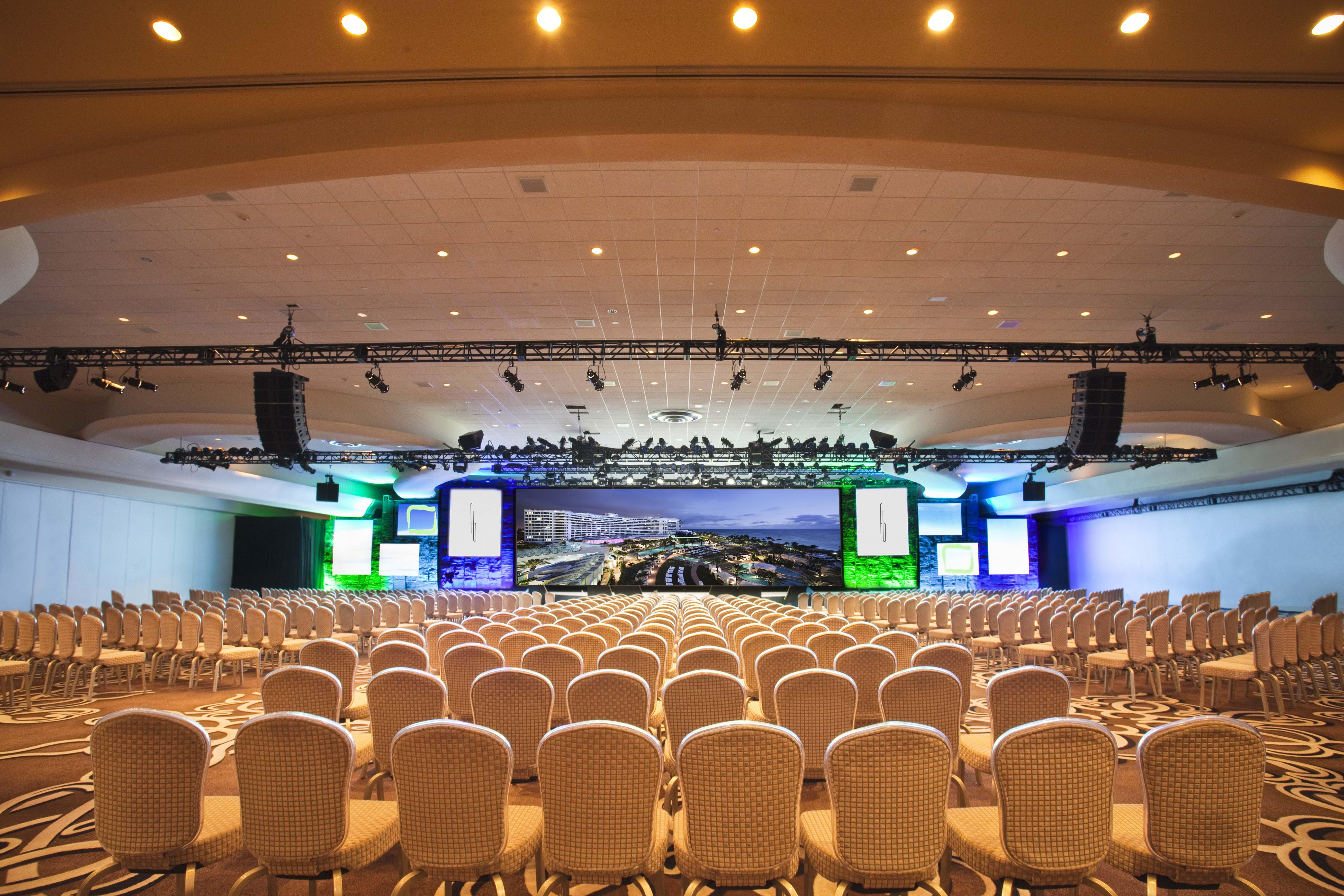 Fontainebleau Маями Бийч Екстериор снимка The 2008 convention of the National Education Association