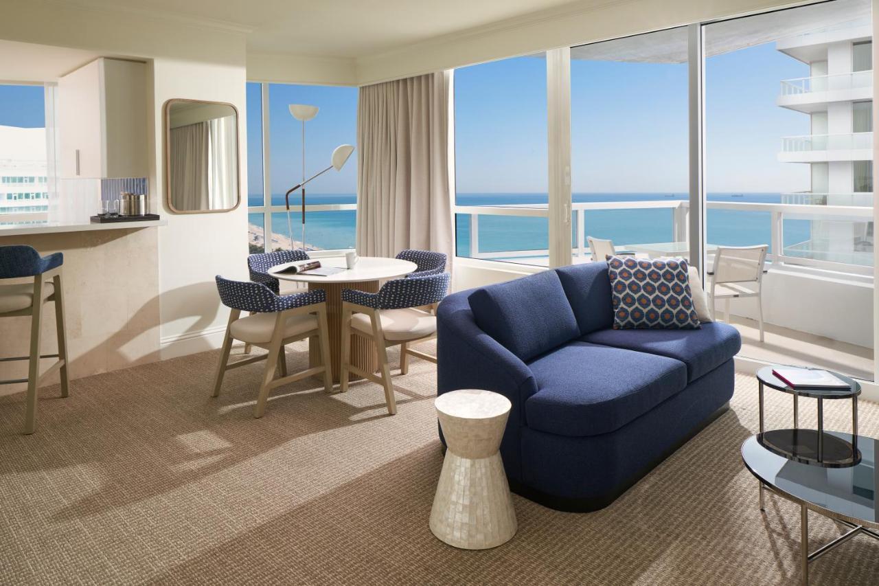 Fontainebleau Маями Бийч Екстериор снимка A suite at the Hilton Anatole